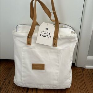 Cozy Earth bamboo king size white sheet set.  Brand new